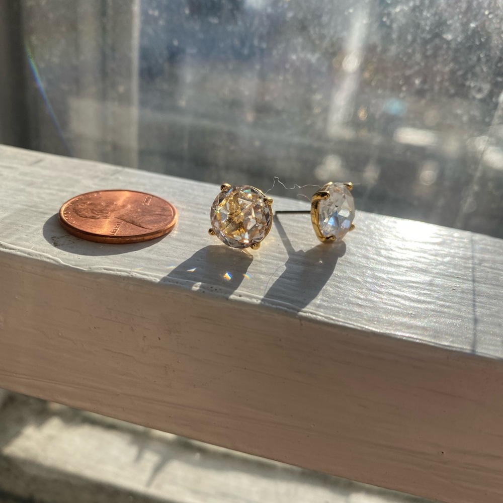 Gold earrings